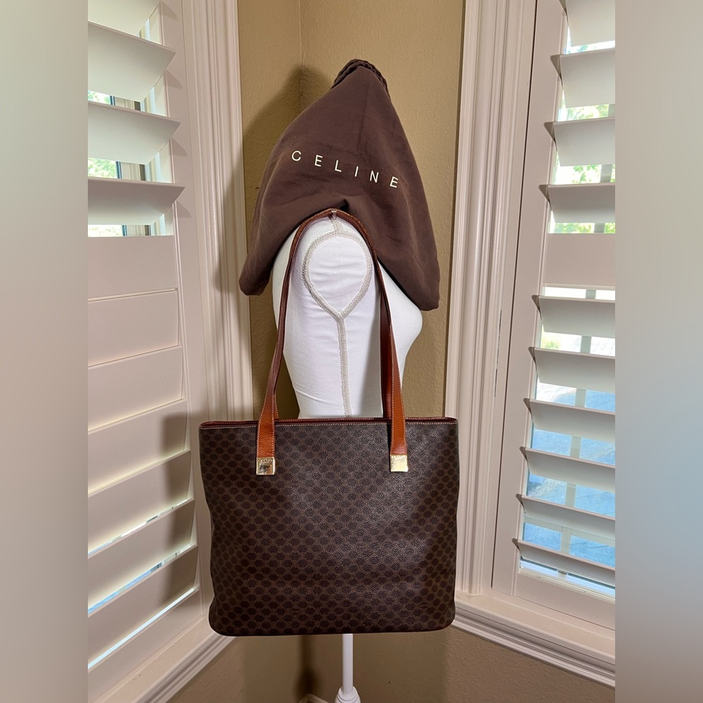 👜AUTHENTIC👜 Celine Macadam Vintage Monogram Tote with Gold Detail - Picture 8 of 16